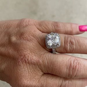 NWT Lia Sophia ring large cz with side stones size 7